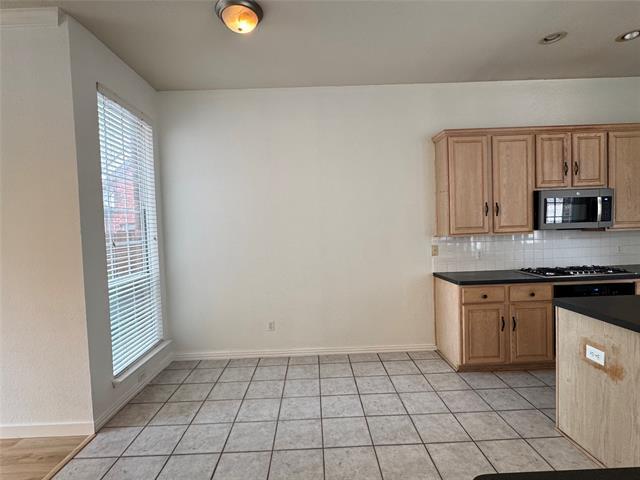 Building Photo - 3024 Sawtooth Dr