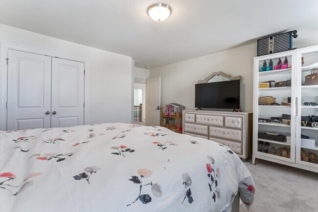 Building Photo - 116 Farrier Ln