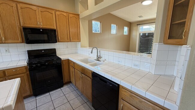 Building Photo - Single-Story Home for Lease – Manteca