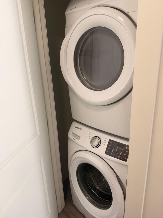 Building Photo - TFSC-B1714