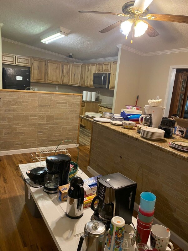 Building Photo - 34506 White Oak Dr