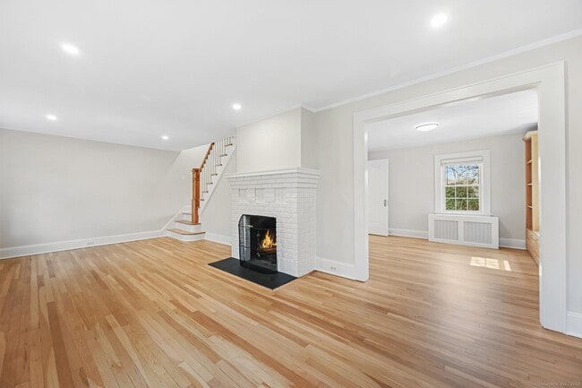 Building Photo - 15 Richmond Dr