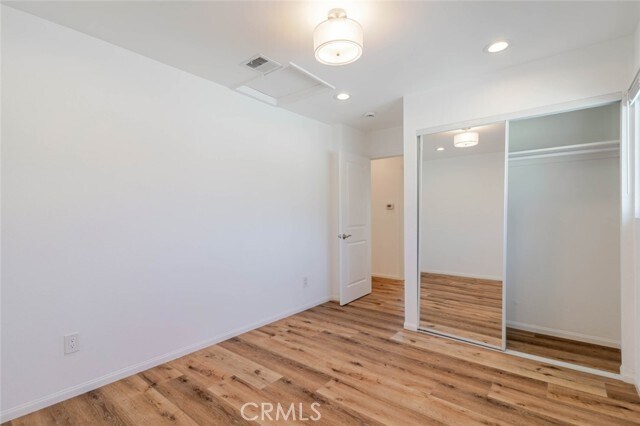 Building Photo - 15243 Valleyheart Dr