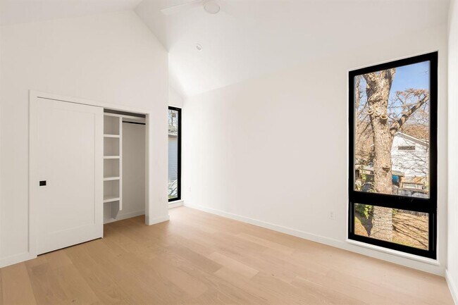 Building Photo - 3412 Gonzales St