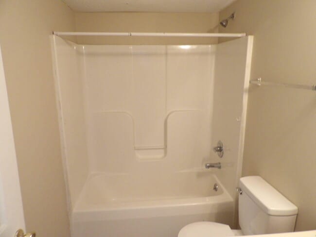 Building Photo - 344 Bypass Plaza Dr