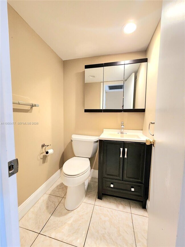 Building Photo - 1600 S Ocean Dr