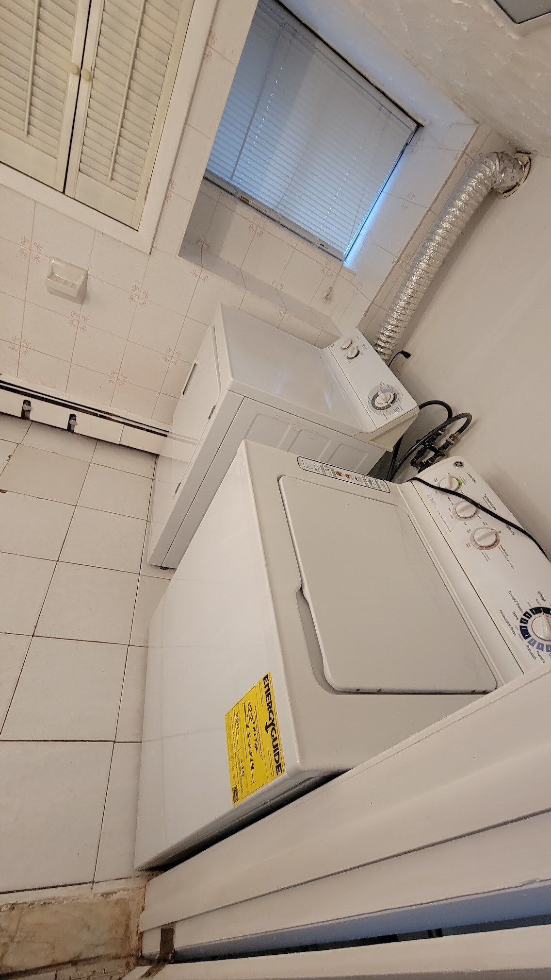 Lower level laundry - 768 Florence Pl