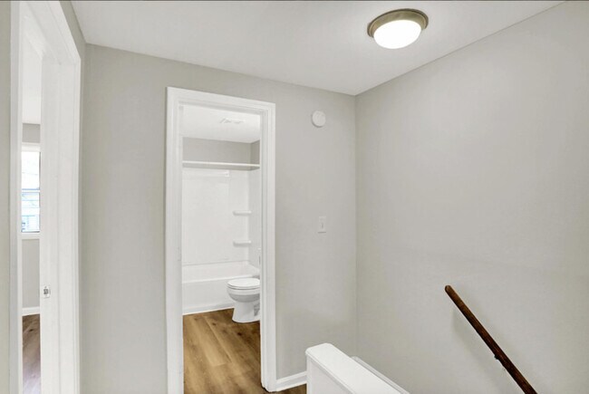 Building Photo - 278 Walnut St