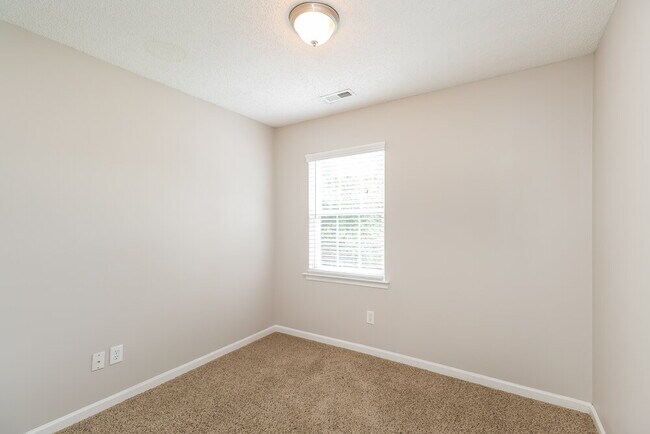 Building Photo - 15239 Pangborn Pl