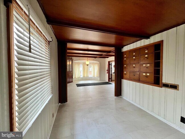 Building Photo - 222 Berlin Rd N