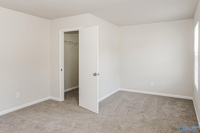 Building Photo - 100 Waterway Dr