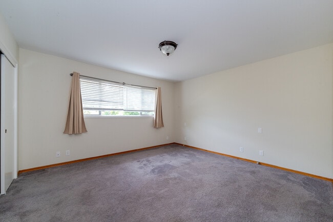 Building Photo - 1170 Tuolumne Ct
