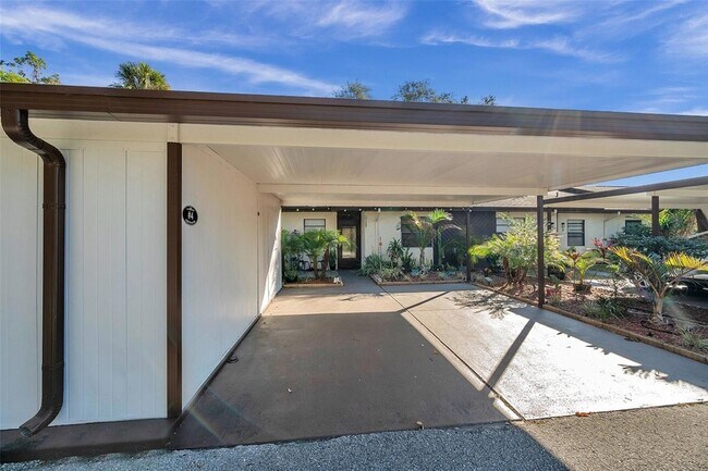 Building Photo - 6421 Drexel Dr