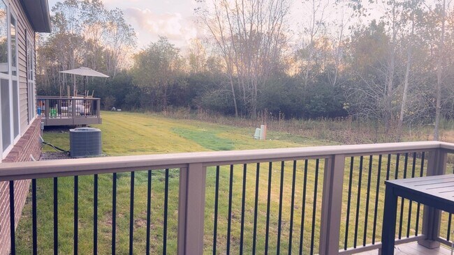 Building Photo - 3722 Park Creek Ln