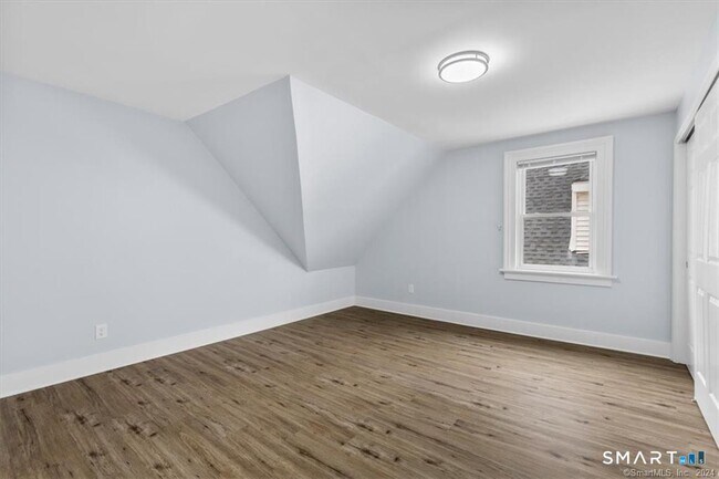 Building Photo - 55 Admiral St