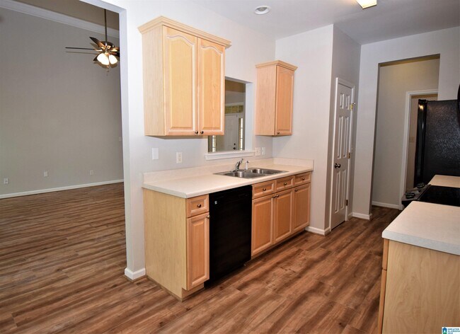 Building Photo - 404 Bentmoor Way