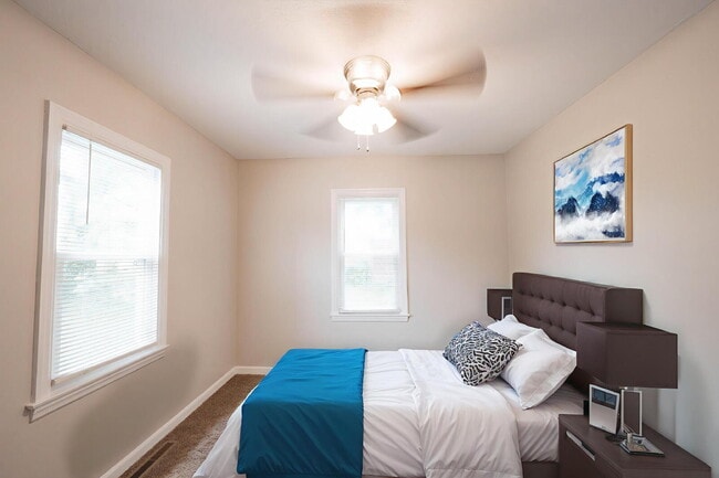Building Photo - "Charming 3-Bed Home in Indianapolis – Coz...