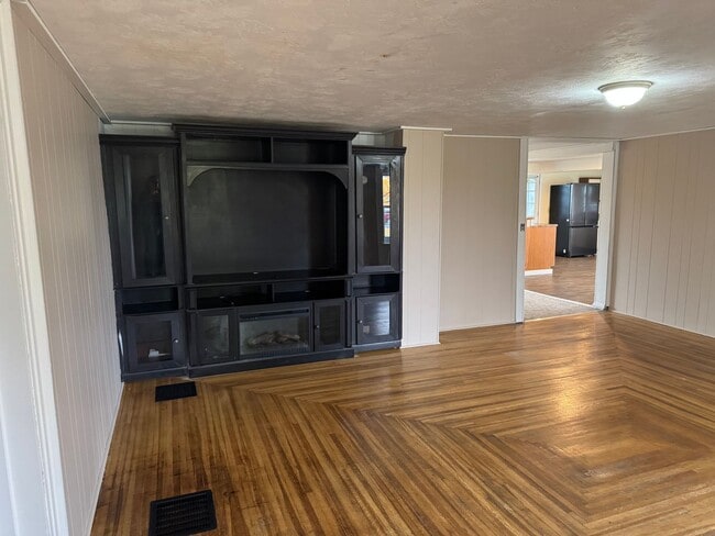 Building Photo - 983 US HWY 11