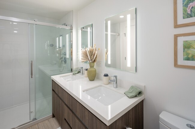 Building Photo - 1500 Rycroft St