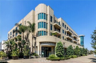 Building Photo - 133 The Promenade N