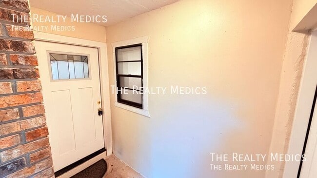 Building Photo - 7909 Richwood Dr