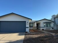 Building Photo - 2560 W Tenbrook Way