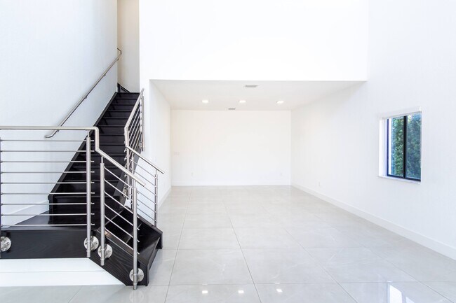 Building Photo - 2030 SW 145th Ave