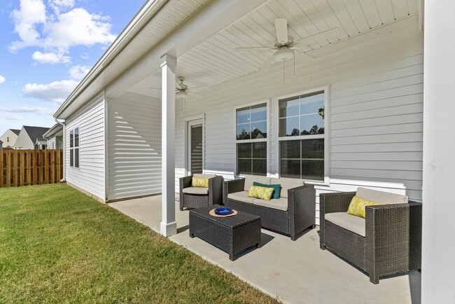 Building Photo - 830 Schoolfield Dr