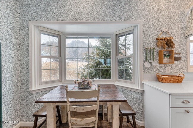 Building Photo - 158 Kaydeross Park Rd