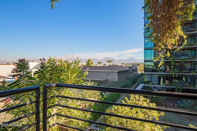 Building Photo - 7120 E Kierland Blvd