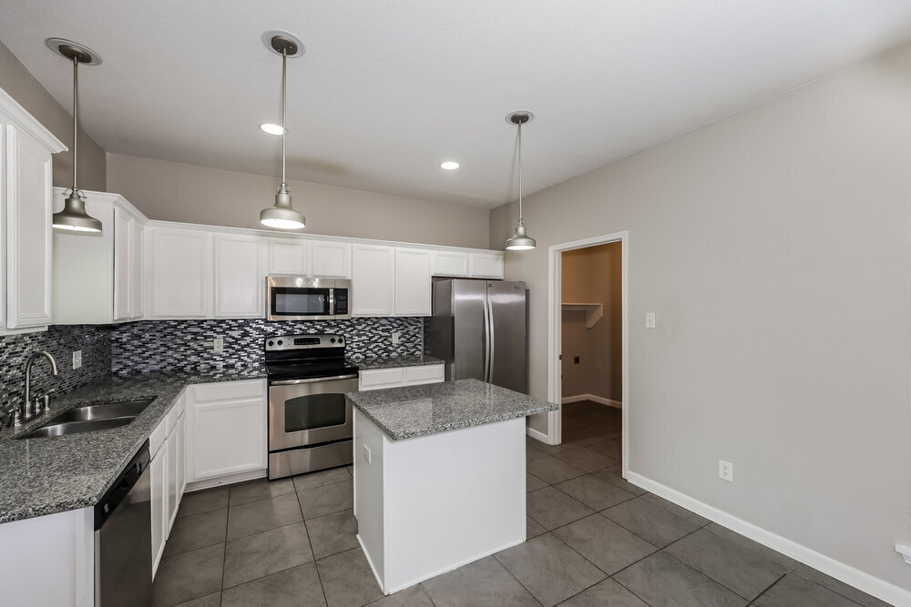 Building Photo - 316 Rock Hill Dr