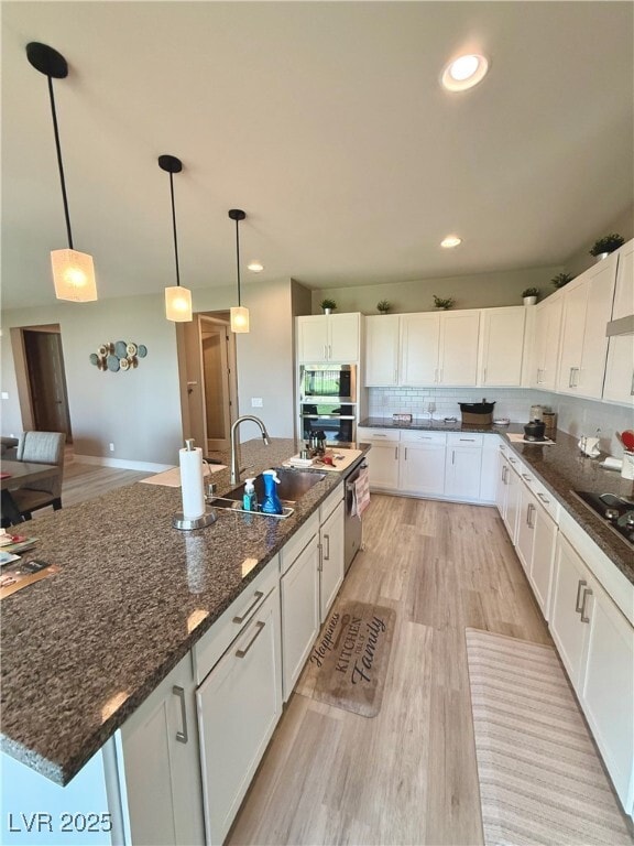 Building Photo - 4760 SE Clifftop Dr