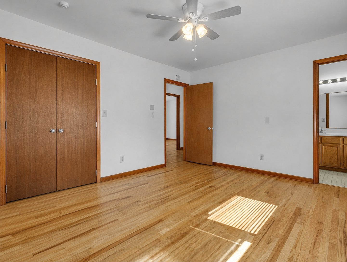 Building Photo - 123 Columbia Dr