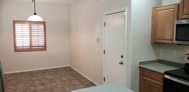 Building Photo - Stunning Laveen Village home with built-in...