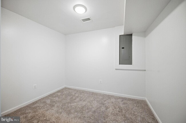 Building Photo - 687 Blossom Tree Rd