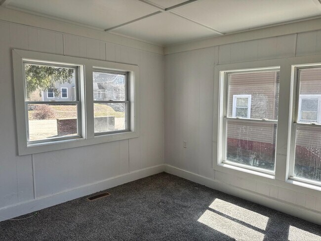 Building Photo - 97 Franklin St