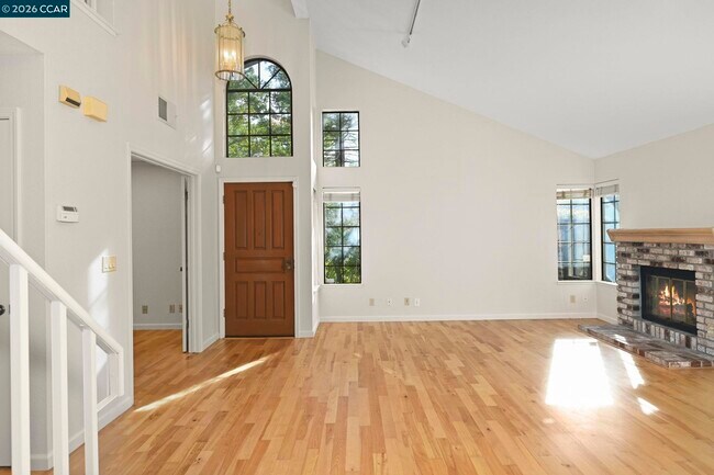 Building Photo - 52 Garden View Ln