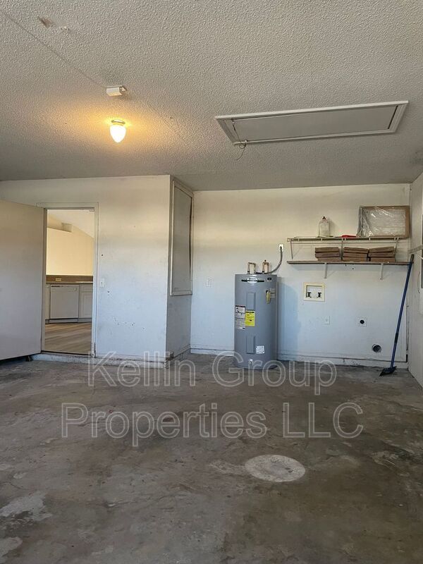 Building Photo - 1145 View Pointe Cir