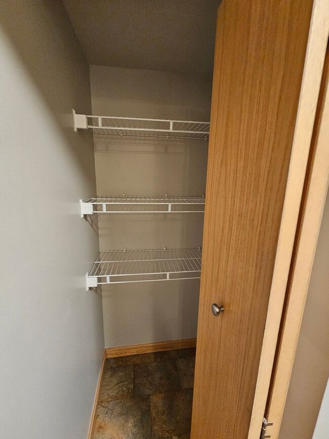 Building Photo - Alamo Placita Adorable 3 Bed 2 Bath Bungalow w/ CACH, Garage, Fenced Yard & More