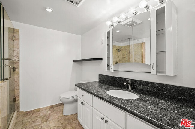 Building Photo - 1900 Vine St