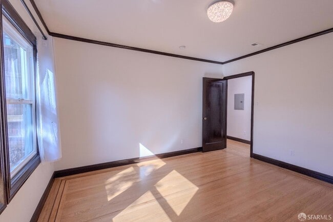 Building Photo - 212 Tocoloma Ave