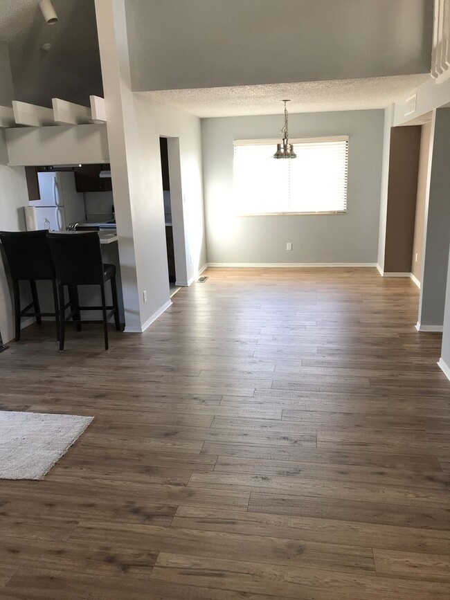 Building Photo - Remodeled condo available for July!