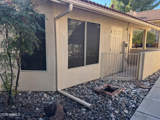 Building Photo - 586 S Sawmill Gardens Dr