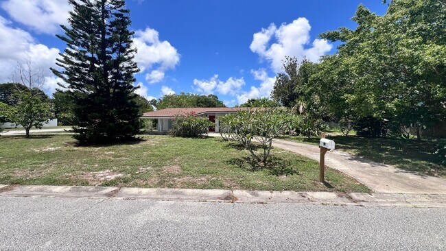 Building Photo - Lovely 3 Bedroom, 2 Bathroom Home in Melbo...