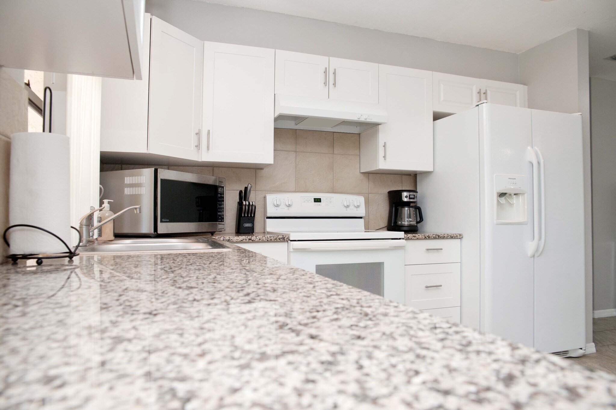 Building Photo - 722 SE Thanksgiving Ave