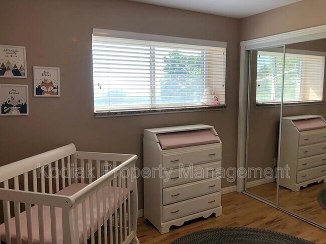 Building Photo - 3397 Eastwood Dr