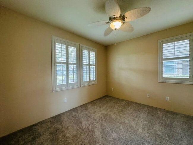 Building Photo - 3 Bedroom, 2 Bathroom Attached Home (Ka Ma...
