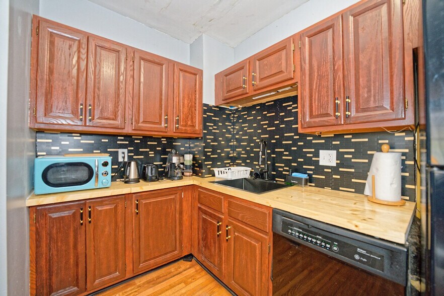 Building Photo - 84 Madison Ave