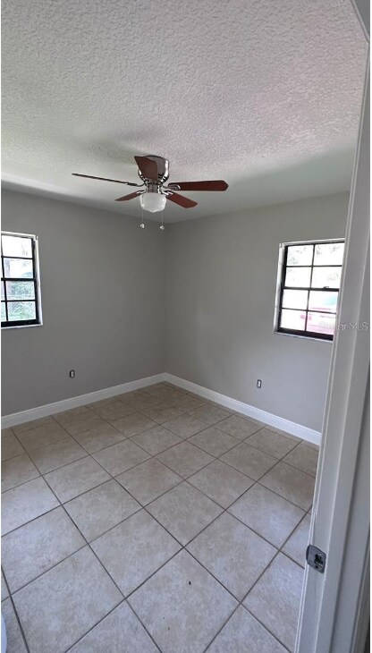 Building Photo - 210 N Lone Oak Dr