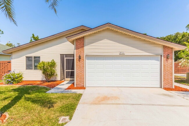 Building Photo - 5701 Longleaf Dr